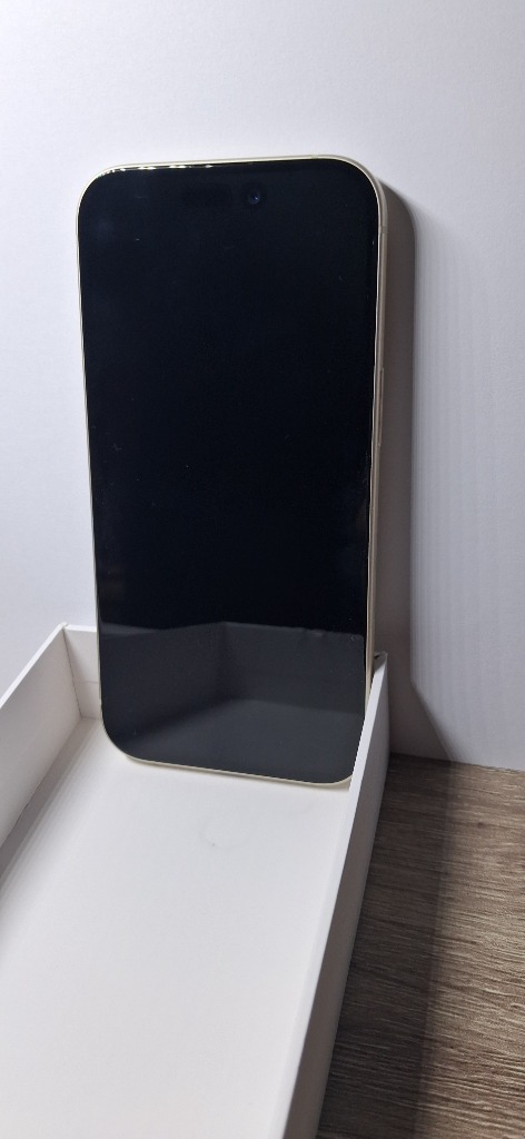 Apple iPhone 15 256GB Χρυσό / Starlight Front